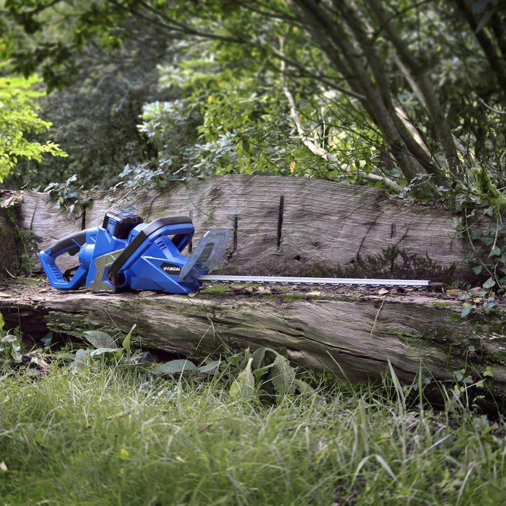 Hyundai 40v Lithium-ion Battery Hedge Trimmer With Battery And Charger | HYHT40LI 16 Hyundai 40v Lithium-ion Battery Hedge Trimmer With Battery And Charger | HYHT40LI - Image 14