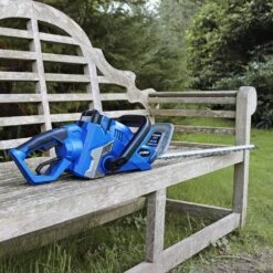 Hyundai 40v Lithium-ion Battery Hedge Trimmer With Battery And Charger | HYHT40LI 36 Hyundai 40v Lithium-ion Battery Hedge Trimmer With Battery And Charger | HYHT40LI -Horti Gear Sales Store hyht40li lifestyle 04