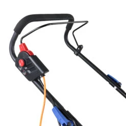 Hyundai 1500W Electric Lawn Scarifier / Aerator / Lawn Rake, 230V | HYSC1500E -Horti Gear Sales Store hysc1500e 05