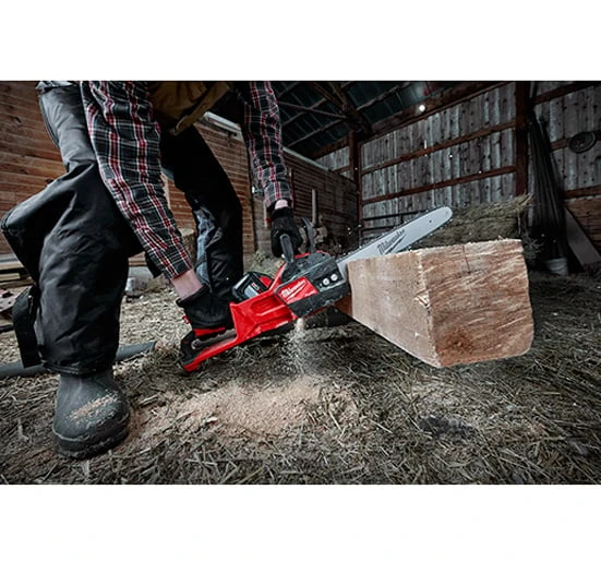 Milwaukee M18FCHS-121B 18V Fuel 16 Inch Chainsaw Kit - 1x12.0Ah 5 Milwaukee M18FCHS-121B 18V Fuel 16 Inch Chainsaw Kit - 1x12.0Ah - Image 3